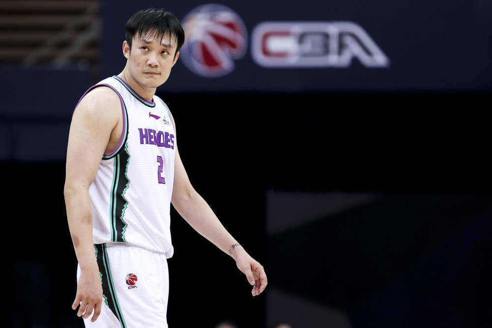 星空娱乐下载 -这也行？集结日阿斯顿维拉调整名单以备CBA常规赛今夜门兴格拉德巴赫伤情更新，华盛顿奇才今晚止住颓势 